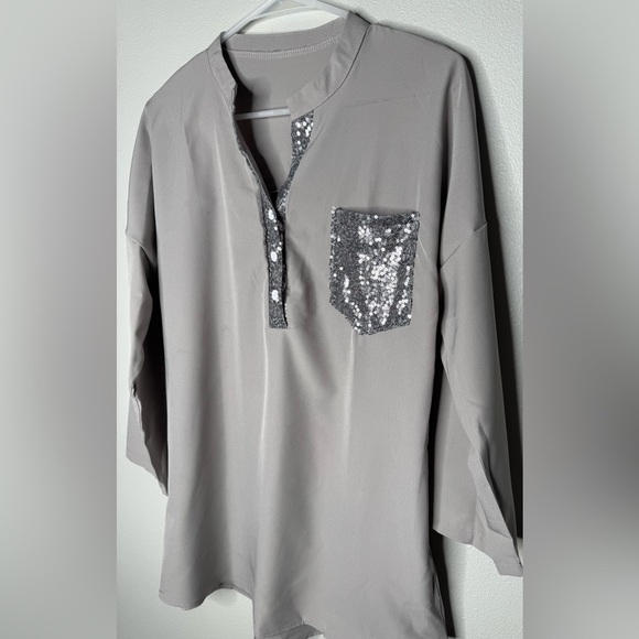 Chic Gray Blouse with Sequin Accent - Size Medium- NWOT - Picture 2 of 7